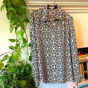 Geometric black & white Banana Republic blouse